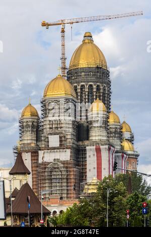 Juny, 2021 - Bucharest, Romania: People's Salvation Cathedral Catedrala Mantuirii Neamului construction site. Christian orthodox cathedral detail view Stock Photo