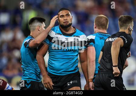 Huddersfield, UK. 22nd July, 2021. Chris Satae (10) of Hull FC celebrates his try in Huddersfield, United Kingdom on 7/22/2021. (Photo by Mark Cosgrove/News Images/Sipa USA) Credit: Sipa USA/Alamy Live News Stock Photo