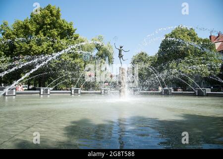 Statue of Tulla Pokriefke from Crabwalk of Gunter Grass on fountain in Gdansk, Poland. June 23rd 2021 © Wojciech Strozyk / Alamy Stock Photo *** Local Stock Photo