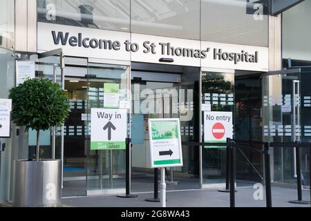 Entrance to St Thomas' Hospital near Westminster Bridge Southbank London England Stock Photo