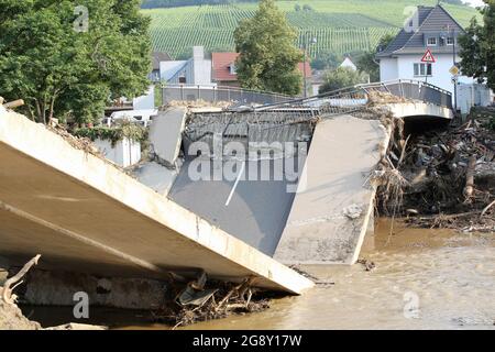 Bad Neuenahr Ahrweiler, Germany. 22nd July, 2021. A destroyed bridge can be seen above the river Ahr. Numerous bridges were destroyed in the area. Credit: Bodo Marks/dpa/Alamy Live News Stock Photo
