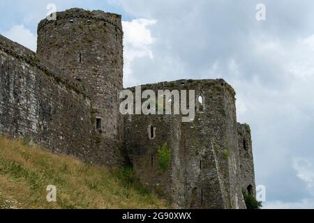 Kidwelly Castle is a Norman castle overlooking the River Gwendraeth Fach in Carmarthenshire, West Wales Stock Photo