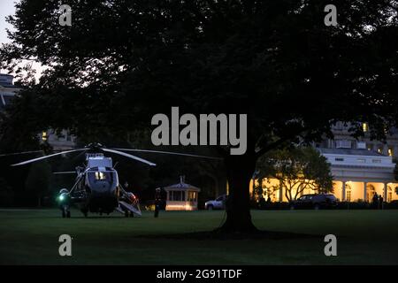 Washington, USA. 23rd July, 2021. Marine One waits for U.S. President Joe Biden on the South Lawn of the White House on Friday, July 23, 2021 in Washington, DC. (Photo by Oliver Contreras/SIPA USA) Credit: Sipa USA/Alamy Live News Stock Photo