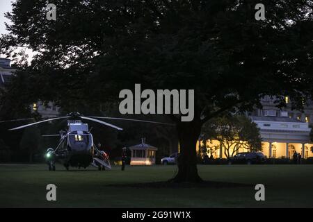 Washington DC, USA. 23rd July, 2021. Marine One waits for U.S. President Joe Biden on the South Lawn of the White House on Friday, July 23, 2021 in Washington, DC. Photo by Oliver Contreras/Pool/ABACAPRESS.COM Credit: Abaca Press/Alamy Live News Stock Photo