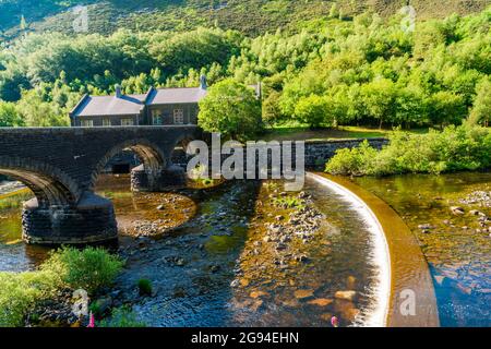 Stone bridge by Caban Coch Dam, Elan Valley in Powys, Wales Stock Photo