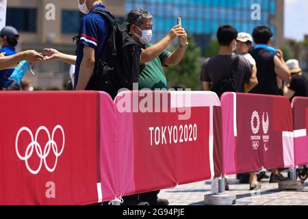Tokyo, Japan. 24th July, 2021. A view of Tokyo during the Tokyo Olympics. Ordinary citizens. on July 24, 2021 in Tokyo, Japan. (Photo by Kazuki Oishi/Sipa USA) Credit: Sipa USA/Alamy Live News Stock Photo