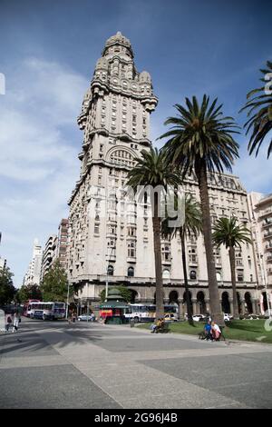 Palacio Salvo (English: Salvo Palace) is a building in Montevideo, Uruguay, located at the intersection of 18 de Julio Avenue and Plaza Independencia. Stock Photo