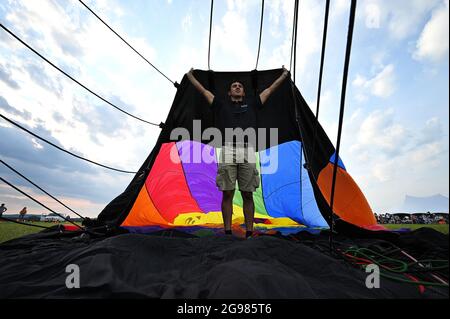 Jersey balloon outlet skirt