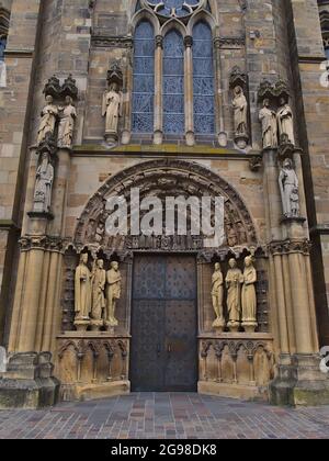 Front view of door of High Cathedral of Saint Peter (German: Hohe Domkirche St. Peter) in Trier, Rhineland-Palatinate, Germany. Stock Photo