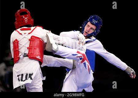Great Britain's Bradly Sinden (right) in action against Turkey's Hakan Recber during the Men's 68kg Quarterfinal match at Makuharu Messe Hall A on the second day of the Tokyo 2020 Olympic Games in Japan. Picture date: Sunday July 25, 2021.