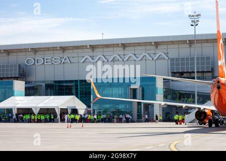 Ukraine, Odessa - July 16, 2021: Passenger aircraft Boeing 737-8Z0 SkyUp Airlines plane UR-SQG at Odesa airport ODS. Travel and flights. Boarding the ladder. Plane at the airport. Stock Photo