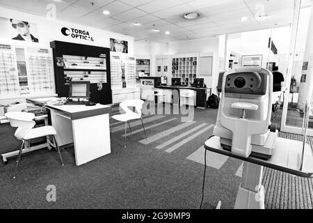 JOHANNESBURG, SOUTH AFRICA - Jan 06, 2021: The inside interior of an Optometrist in a mall Stock Photo