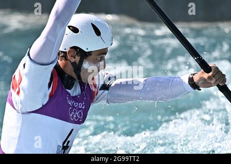 Tokyo, Japan. 25th July, 2021. Canoe Slalom. Kasai Canoe Slalom Centre. 1-1. 6chome. Rinkaicho, Edogawa-ku. Tokyo. Adam Burgess (GBR) on his second run of the C1 heats. Credit Garry Bowden/Sport in Pictures/Alamy live news Credit: Sport In Pictures/Alamy Live News Stock Photo