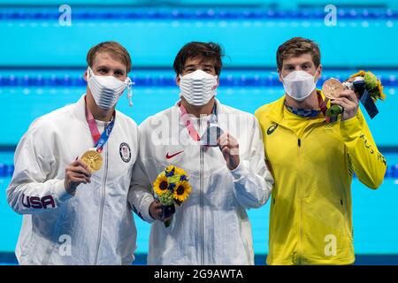 TOKYO, JAPAN - JULY 25: From left to right, Chase Kalisz of United States gold, Jay Litherland of United States silver and Brendon Smith of Australia shobronze w their medal after competing in the men s 400m individual medley final during the Tokyo 2020 Olympic Games at the Tokyo Aquatics Centre on July 25, 2021 in Tokyo, Japan (Photo by Giorgio Scala/Orange Pictures) Stock Photo