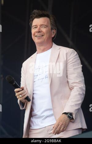 Southwold, UK. 25 July 2021. Rick Astley performing on the third day of the Latitude festival in Henham Park, Southwold, Suffolk. Picture date: Sunday July 25, 2021. Photo credit should read: Matt Crossick/Empics/Alamy Live News Stock Photo