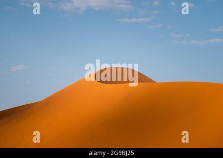 Towering sand dunes around Sossusvlei in the Namib-Naukluft National Park, Namibia, Africa. Stock Photo