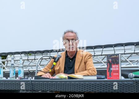 Dieter Kosslick, deutscher Kulturmanager, ehemaliger Direktor der Internationalen Filmfestspiele Berlin (Berlinale), Buchautor, Immer auf dem Teppich Stock Photo