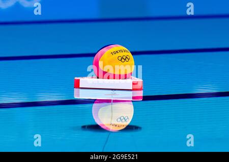Tokyo, Japan. 26th July, 2021. TOKYO, JAPAN - JULY 26: Official Match Ball during the Tokyo 2020 Olympic Waterpolo Tournament Men match at Tatsumi Waterpolo Centre on July 26, 2021 in Tokyo, Japan (Photo by Marcel ter Bals/Orange Pictures) Credit: Orange Pics BV/Alamy Live News Stock Photo
