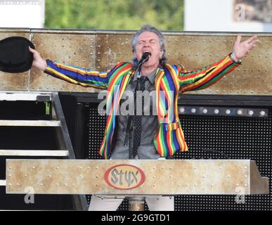 Readington, NJ. 25th July, 2021. Lawerence Gowan of Styx preforms in concert at the The 38th annual New Jersey Lottery Festival of Ballooning on JULY 25, 2021 in Readington, NJ . Credit: John Palmer/Media Punch/Alamy Live News Stock Photo