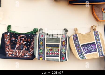 Shoulder / Saddle Leather & Kilim Handmade Bag - HPW3002 - Persiada