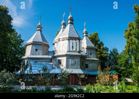 Wooden church of Nativity of Blessed Virgin Mary, Unesco site, Nyzhniy Verbizh, Ukraine Stock Photo