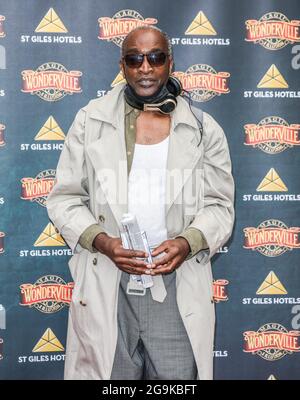Ray Shell attends a gala performance of Wonderville at the Palace ...