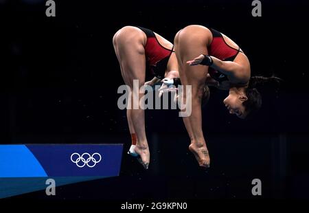 Canada's Meaghan Benfeito and Caeli McKay embrace after winning the gold  medal in the women's diving synchronized 10m platform final at the Pan  American Games in Lima, Peru, Sunday, Aug. 4, 2019. (