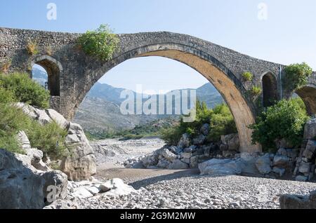 Mes Bridge (Albanian: Ura e Mesit) near Shkoder in Albania Stock Photo
