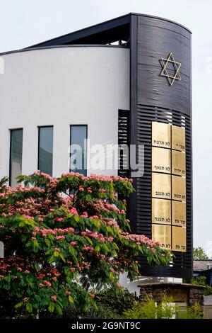 Speyer, Germany. 27th July, 2021. The synagogue 'Beith Shalom' in the city centre. Unesco has designated the Jewish cultural heritage in Mainz, Speyer and Worms as a new World Heritage Site. Credit: Uwe Anspach/dpa/Alamy Live News Stock Photo