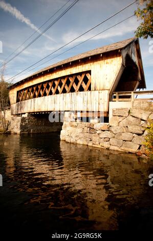 Squam River Covered Bridge, Little Squam Lake, Ashland, New Hampshire, USA Stock Photo