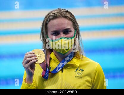 Australia's Ariarne Titmus celebrates her gold medal in the Women's 200m freestyle at Tokyo Aquatics Centre on the fifth day of the Tokyo 2020 Olympic Games in Japan. Picture date: Wednesday July 28, 2021. Stock Photo