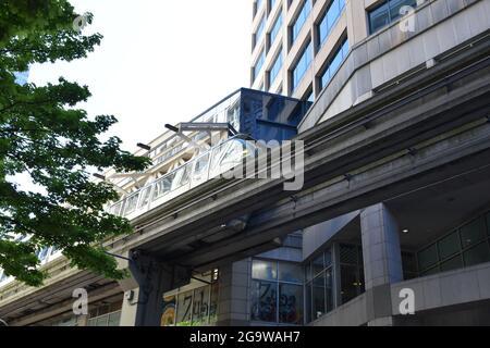 Seattle's iconic Alweg Monorail from Westlake to the Seattle Center, built for the 1962 World's Fair, the Century 21 Exposition Stock Photo