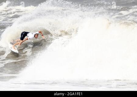Tokyo, Japan. 27th July, 2021. Owen WRIGHT (AUS) 3rd Bronze Medal during the Olympic Games Tokyo 2020, Surfing Men's on July 27, 2021 at Tsurigasaki Surfing Beach in Chiba, Japan - Photo Photo Kishimoto/DPPI/LiveMedia Credit: Independent Photo Agency/Alamy Live News Stock Photo