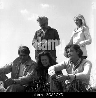 Romanian actors George Motoi, Constantin Codrescu,  Gina Patrichi,  Rodica Mureșan & Adrian Pintea during the shooting of the series 'Lumini si umbre', approx. 1979. Stock Photo