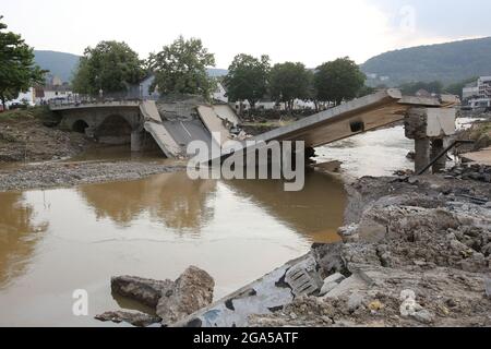 Bad Neuenahr Ahrweiler, Germany. 22nd July, 2021. A destroyed bridge can be seen above the river Ahr. Numerous bridges were destroyed in the area. Credit: Bodo Marks/dpa/Bodo Marks/dpa/Alamy Live News Stock Photo