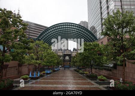 Japan. 16th Oct, 2017. Arch and walkway near Ebisu Station in Yebisu Garden Place, a popular shopping area, on a rainy day in Shibuya ward, Tokyo, Japan, October 16, 2017. (Photo by Smith Collection/Gado/Sipa USA) Credit: Sipa USA/Alamy Live News Stock Photo