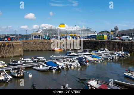 The Saga cruise ship 'Spirit of Discovery' moored at Falmouth harbour, Cornwall, England. Stock Photo