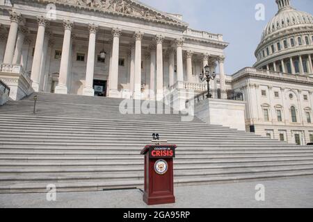 Washington, Vereinigte Staaten. 29th July, 2021. A lectern is set up for a press conference on President Joe Biden and House Speaker Nancy Pelosi's leadership, outside of the US Capitol in Washington, DC, Thursday, July 29, 2021. Credit: Rod Lamkey/CNP/dpa/Alamy Live News Stock Photo