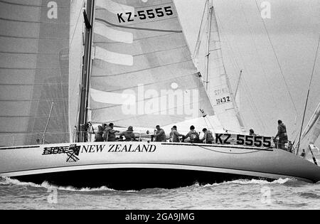 AJAXNETPHOTO. 1985. SOLENT, ENGLAND. - CHANNEL RACE START - NEW ZEALAND WHITBREAD ENTRY MAXI-YACHT LION NEW ZEALAND SKIPPERED BY PETER BLAKE IN ROUGH WEATHER AT THE START. PHOTO:JONATHAN EASTLAND/AJAX REF:CHR85 2 18 Stock Photo