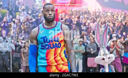 SPACE JAM 1996 Warner Bros film with Michael Jordan and Bugs Bunny Stock Photo