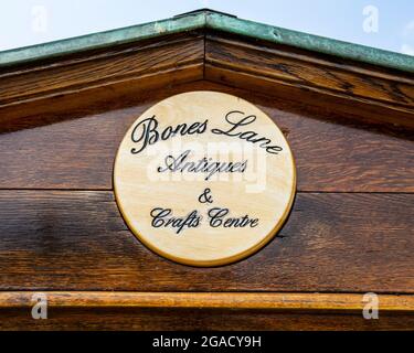 Sign at Bones Lane Antiques and Crafts Centre in Battlesbridge, Essex, UK Stock Photo