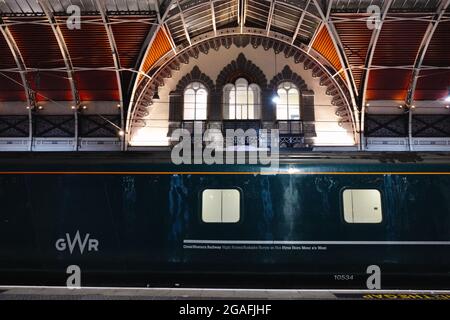 Night Riviera sleeper train (London to Penzance, Cornwall), Great Western Railway, Paddington station, England, UK, July 2021 Stock Photo