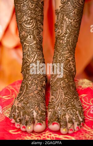 Bridal (Feet) – Henna Artistry