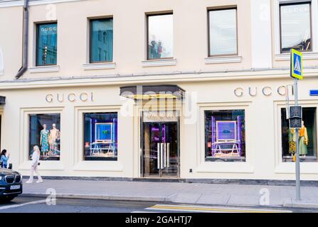A shop front for the fashion retailer Gucci. The picture clearly shows the company's distinctive, Gucci, sign Stock Photo - Alamy