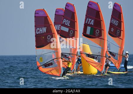 Kanagawa, Japan. 31st July, 2021. Athletes compete during the women's windsurfer RS:X medal race at the Tokyo 2020 Olympic Games in Kanagawa, Japan, July 31, 2021. Credit: Huang Zongzhi/Xinhua/Alamy Live News Stock Photo