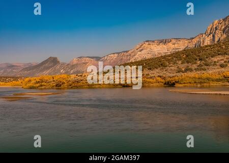 Green River at head of Split Mountain Canyon viewed from Rainbow Park in Dinosaur National Monument, Utah, USA Stock Photo