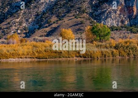 Green River at head of Split Mountain Canyon viewed from Rainbow Park in Dinosaur National Monument, Utah, USA Stock Photo