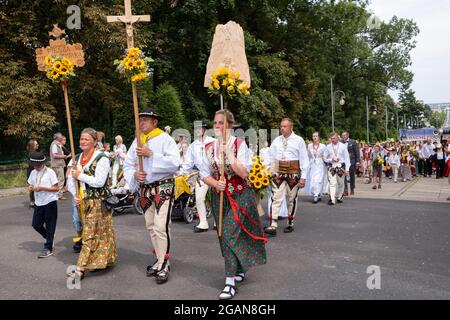 Czestochowa, Poland. 31st July, 2021. Highlanders seen walking with crosses and religious symbols, during the pilgrimage.Every year in summer, thousands of pilgrims come to Jasna Gora Monastery in Czestochowa to pray before the image of Black Madonna. Traditionally, every year, highlanders also come to Jasna Gora. The Monastery in Jasna Gora is the biggest sanctuary in Poland for all Catholics. Credit: SOPA Images Limited/Alamy Live News Stock Photo