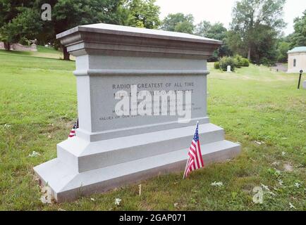 St. Louis, United States. 31st July, 2021. The headstone for the gravesite of radio host Rush Limbaugh has finally been completed at Bellefontaine Cemetery in St. Louis on Saturday, July 31, 2021. Limbaugh died on February 17 at the age of 70. This photo is the backside of the tombstone. Photo by Bill Greenblatt/UPI Credit: UPI/Alamy Live News Stock Photo