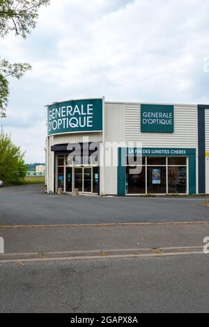 LA FLECHE, FRANCE - Jul 03, 2021: A store facade of the GENERALE D'OPTIQUE, a famous brand for contact lenses and eye care products in La fleche, Fran Stock Photo